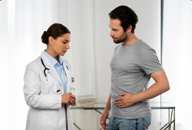 Minimally Invasive Prostate Treatment Abu Dhabi consultation between a urologist and a patient with enlarged prostate symptoms